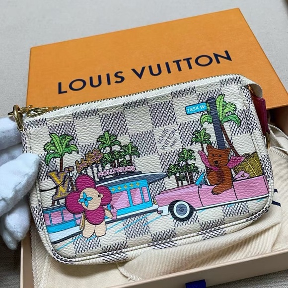 100% Authentic LOUIS VUITTON Damier Azur 2021 Christmas Animation Hollywood Mini - Picture 1 of 12